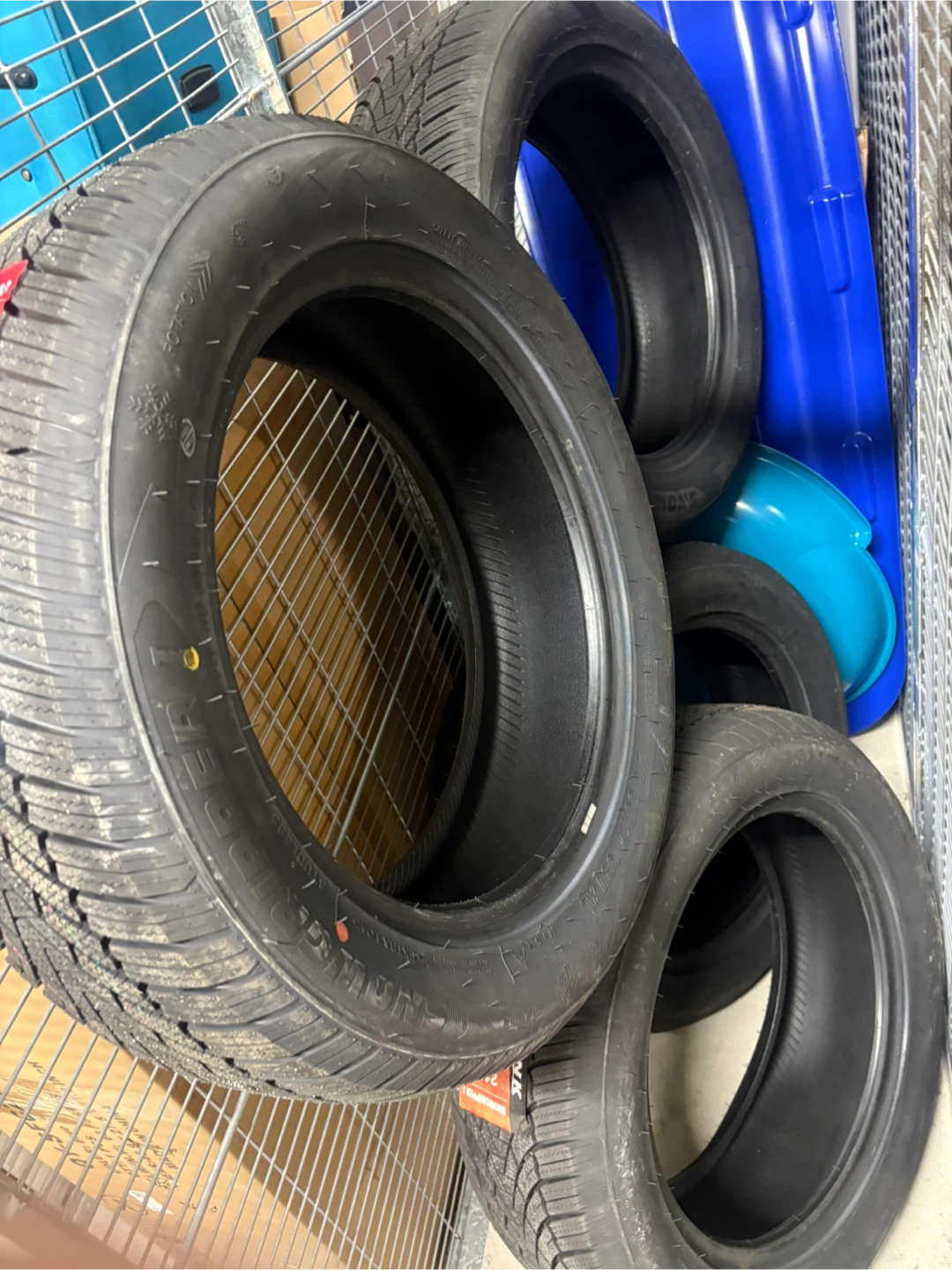 Winter tires - Size 215 - photo 4