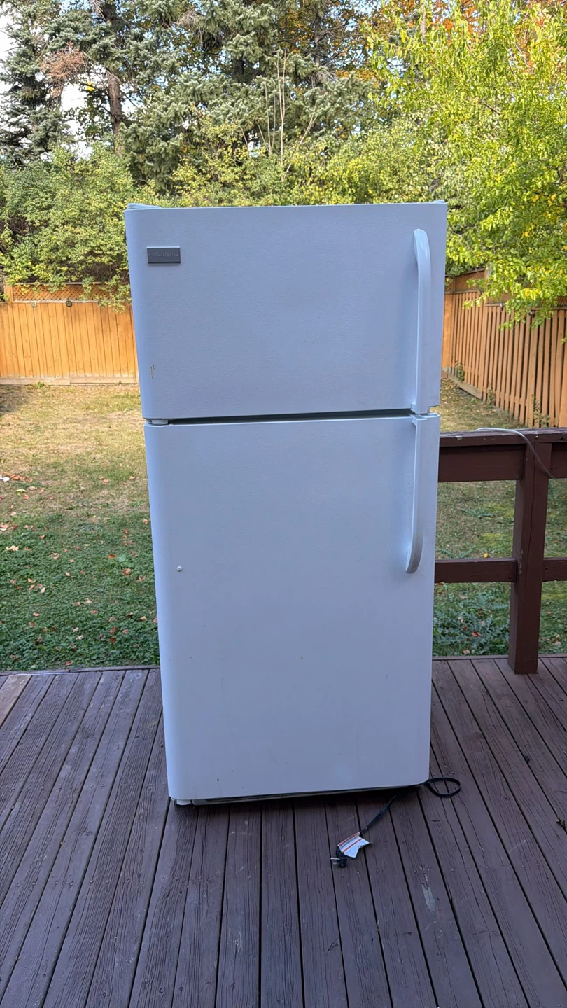 Frigidaire top-freezer refrigerator