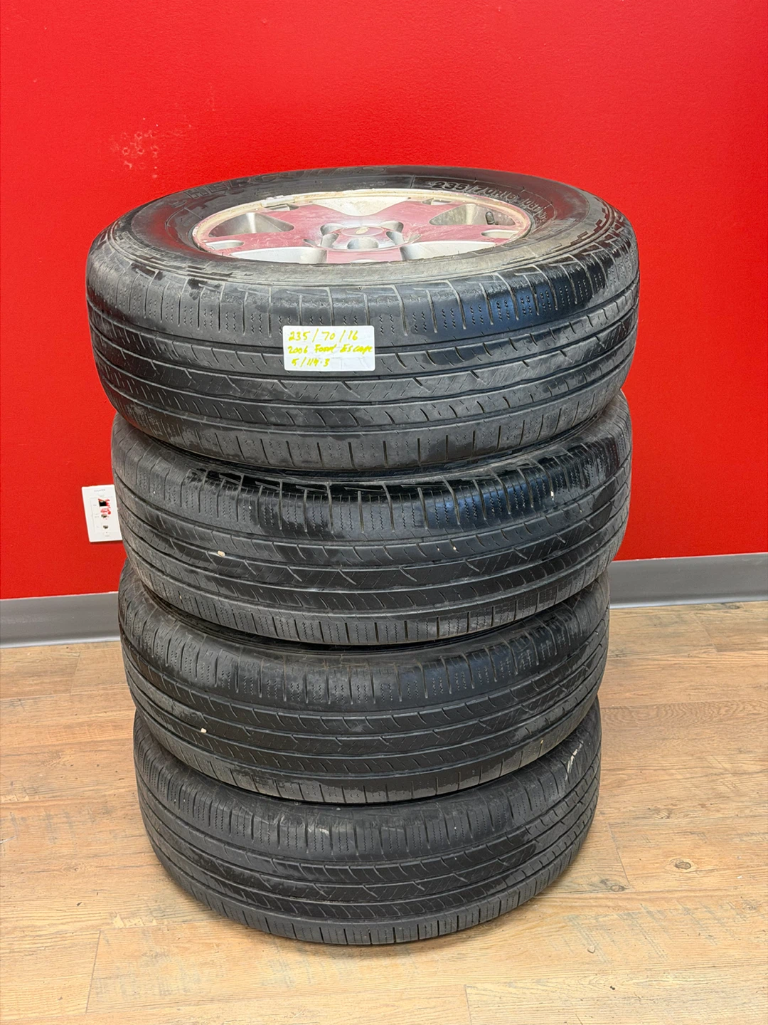Set of 4 Hercules Terra Trac HPT Tires on Rims