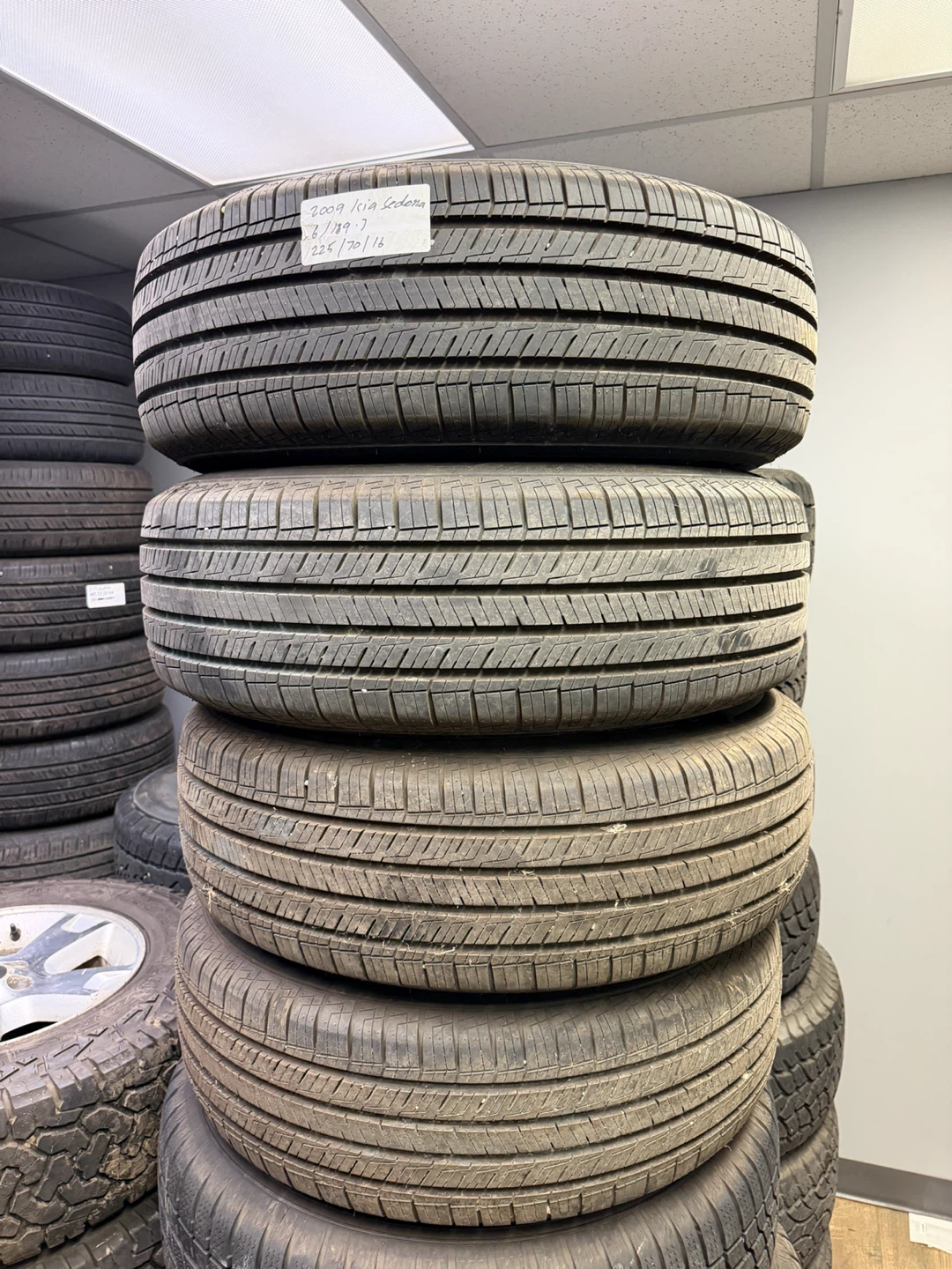 Set of 4 Kia Sedona Tires and Rims