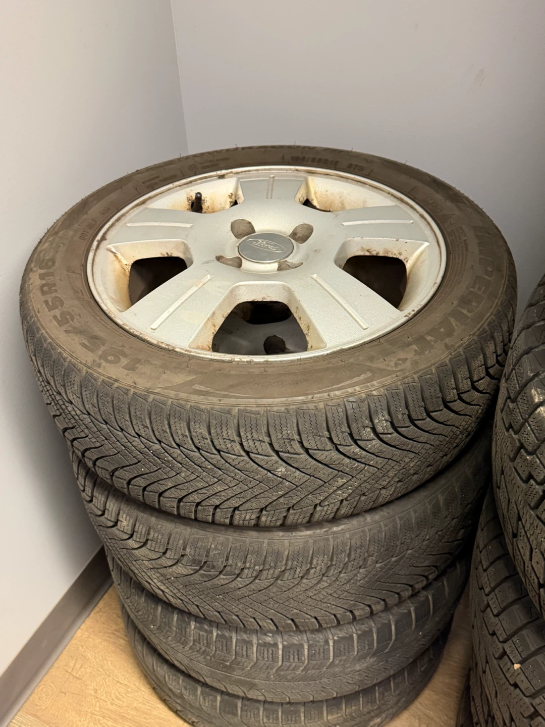 Set of 4 Ford Winter Tires and Rims - photo 3