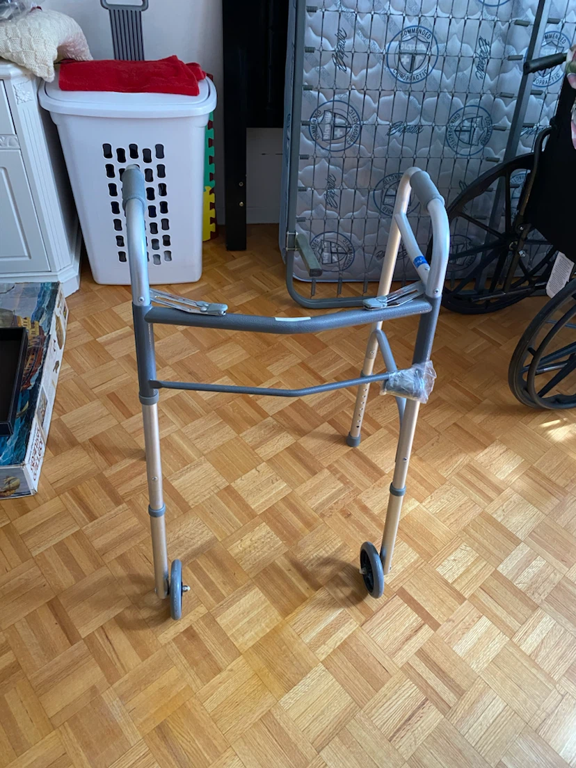 Walker - photo 2