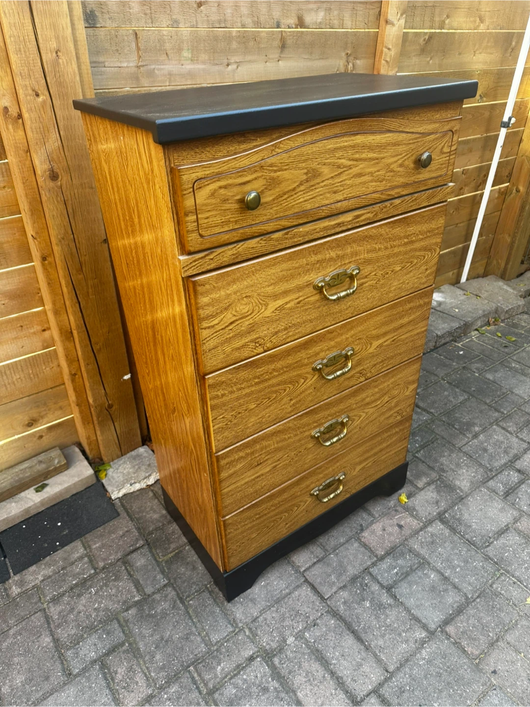 Solid wood 5‑drawer dresser in great condition. - photo 2