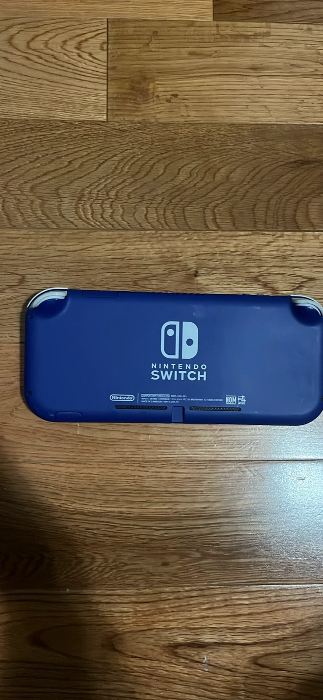 Nintendo switch lite - photo 2