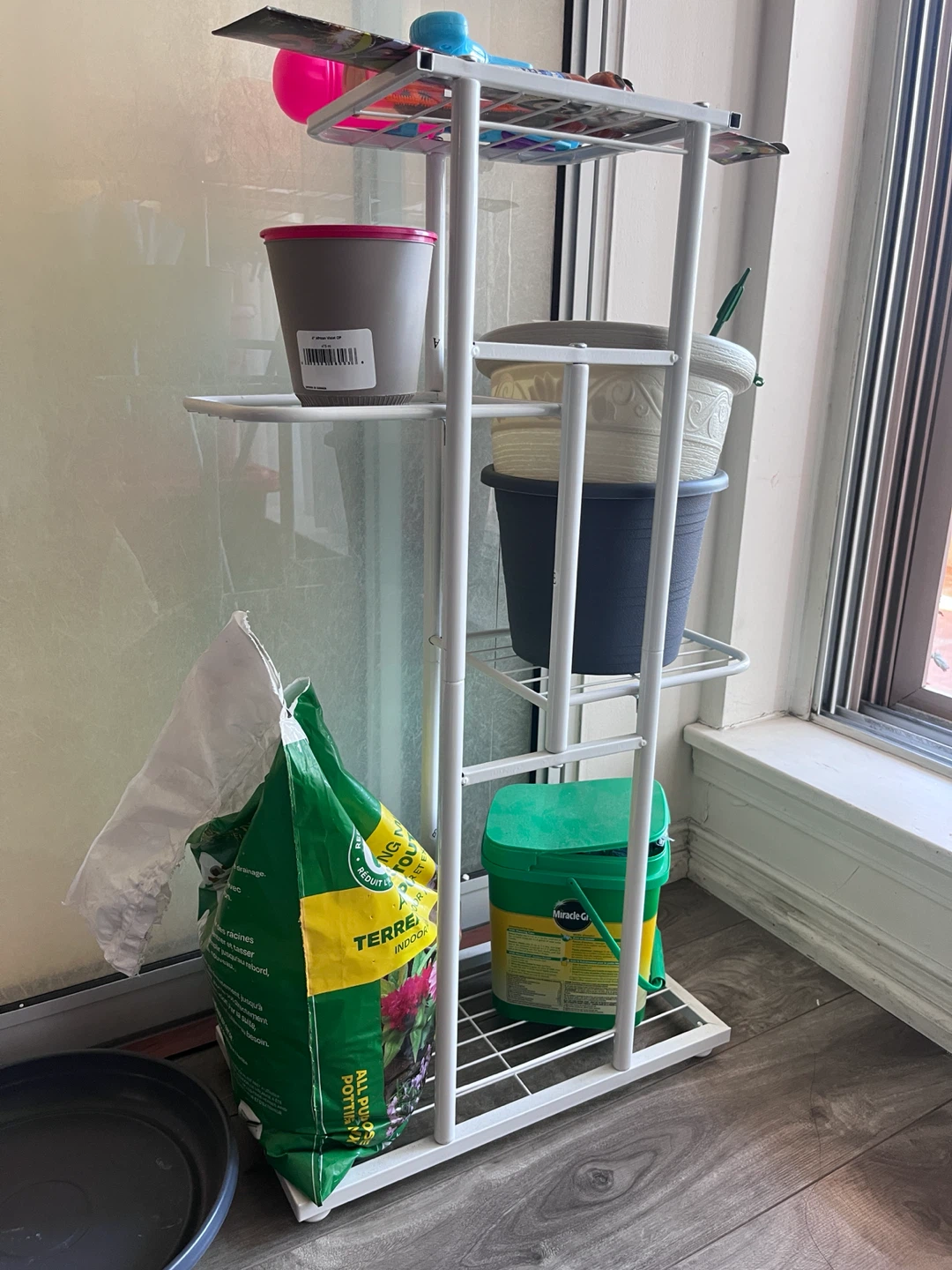 White Metal Plant Stand