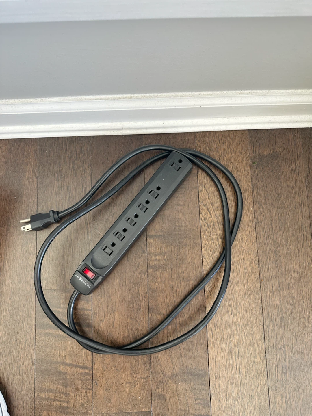 PerfectMicro 6-Outlet Power Bar