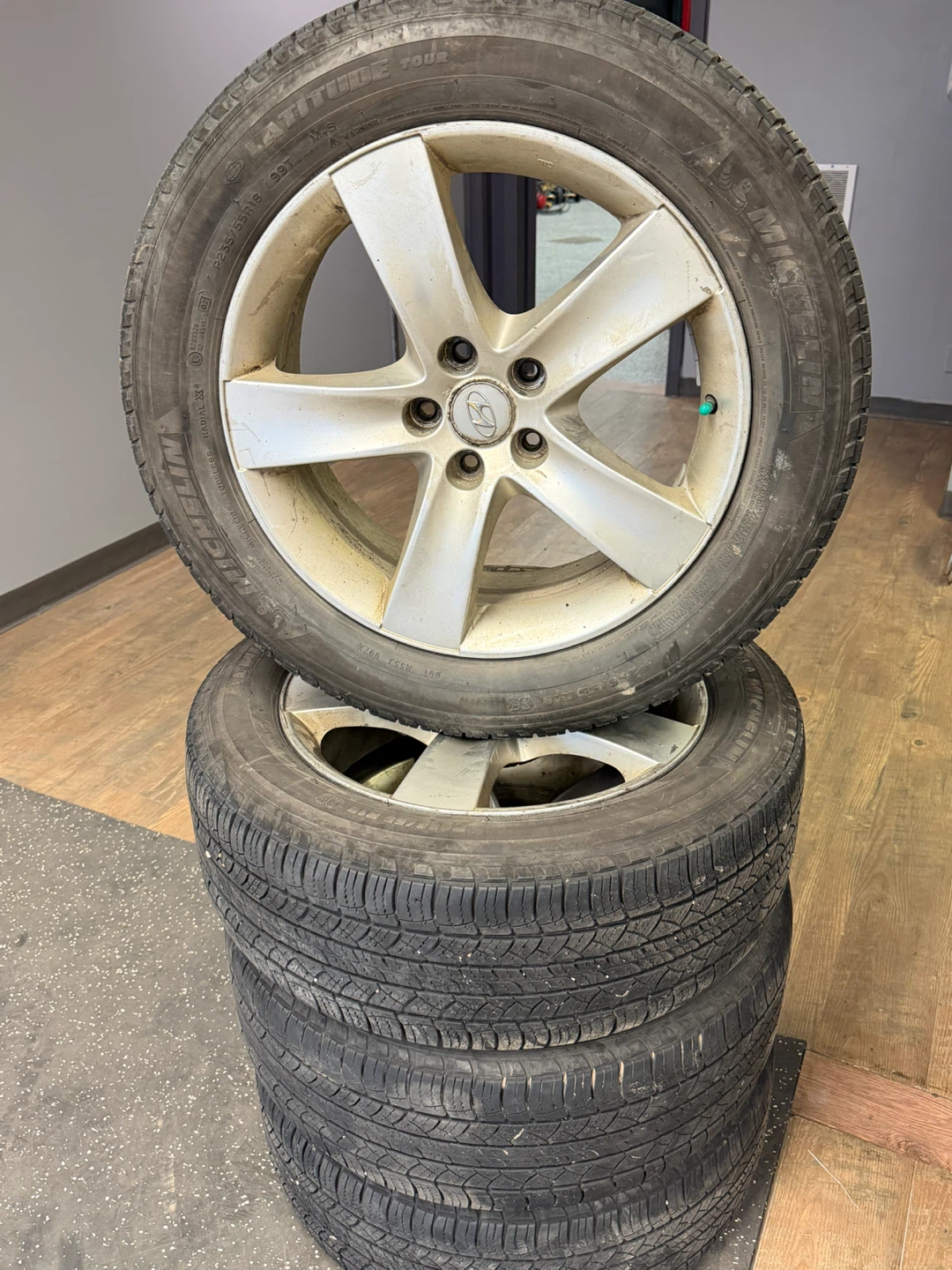 Set of 4 Michelin Latitude Tour Tires with Hyundai Rims