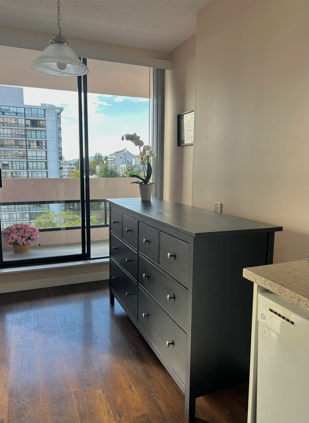 8-Drawer Dresser Black - photo 2