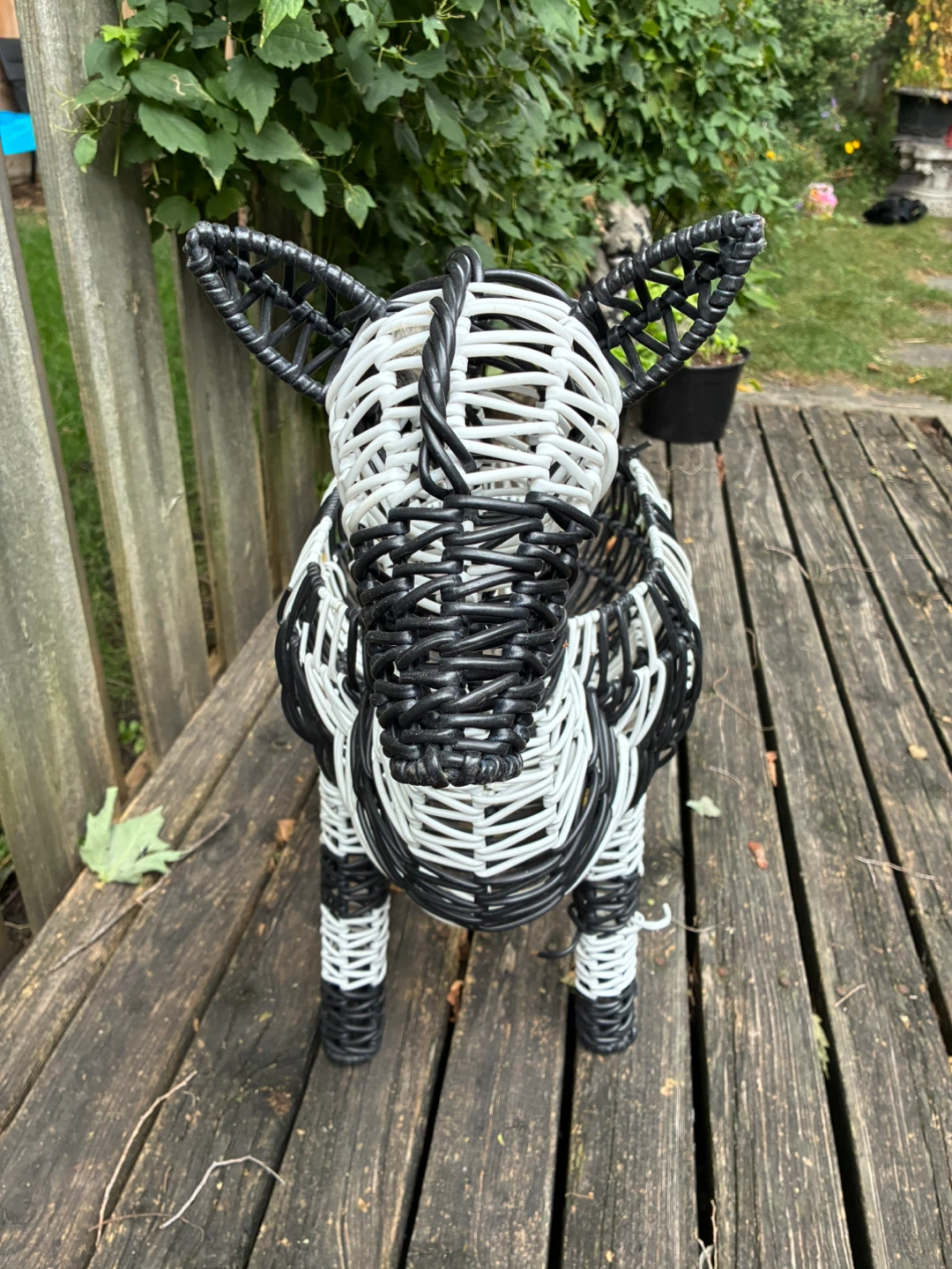 Fun large black-and-white woven horse / zebra basket. - photo 5