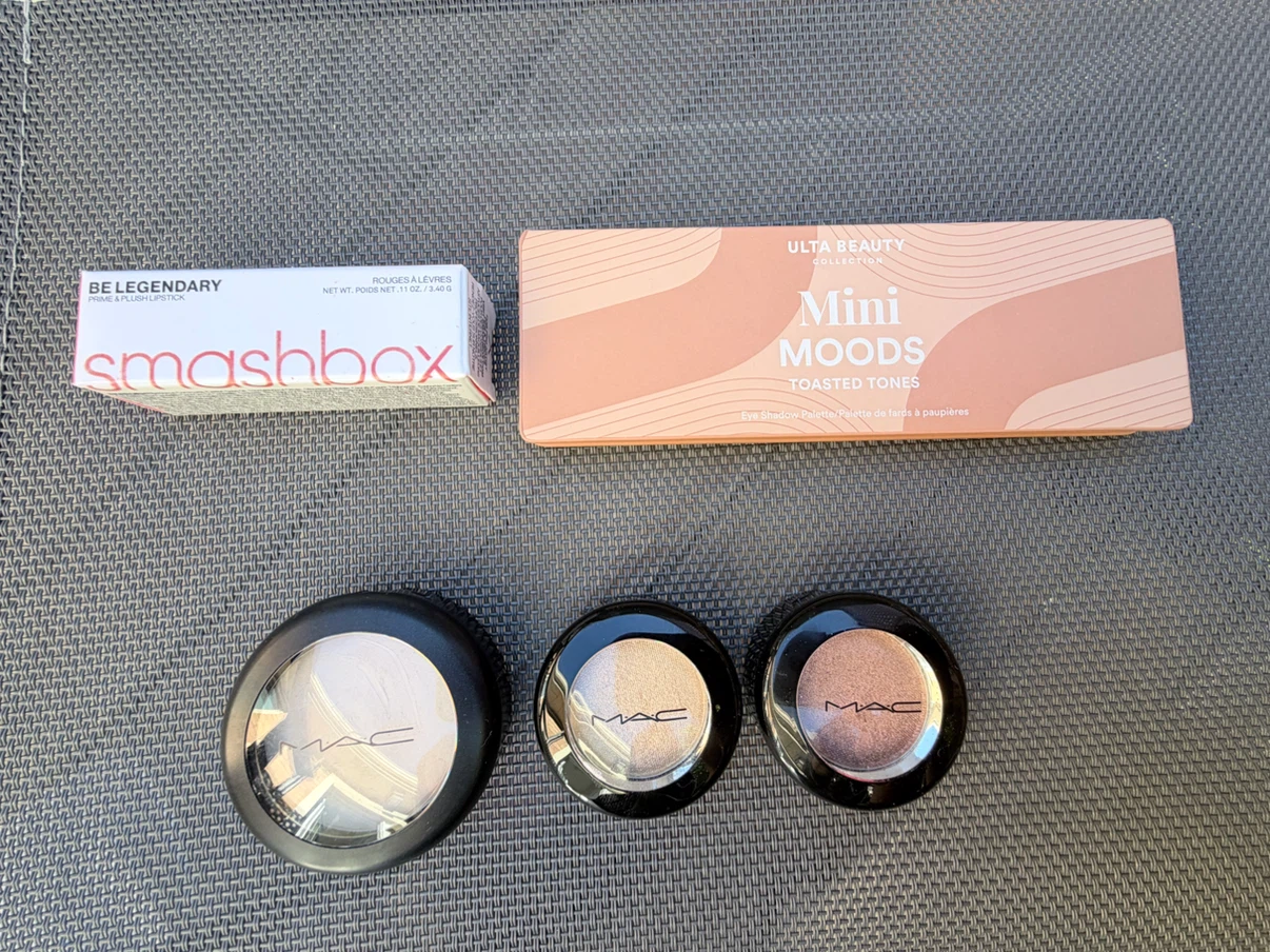 MAC Cosmetics Makeup Set