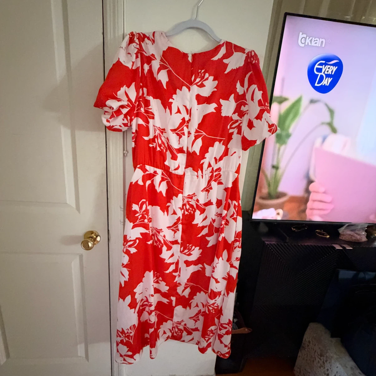 Julia Jordan Red and White Floral Midi Dress - photo 5