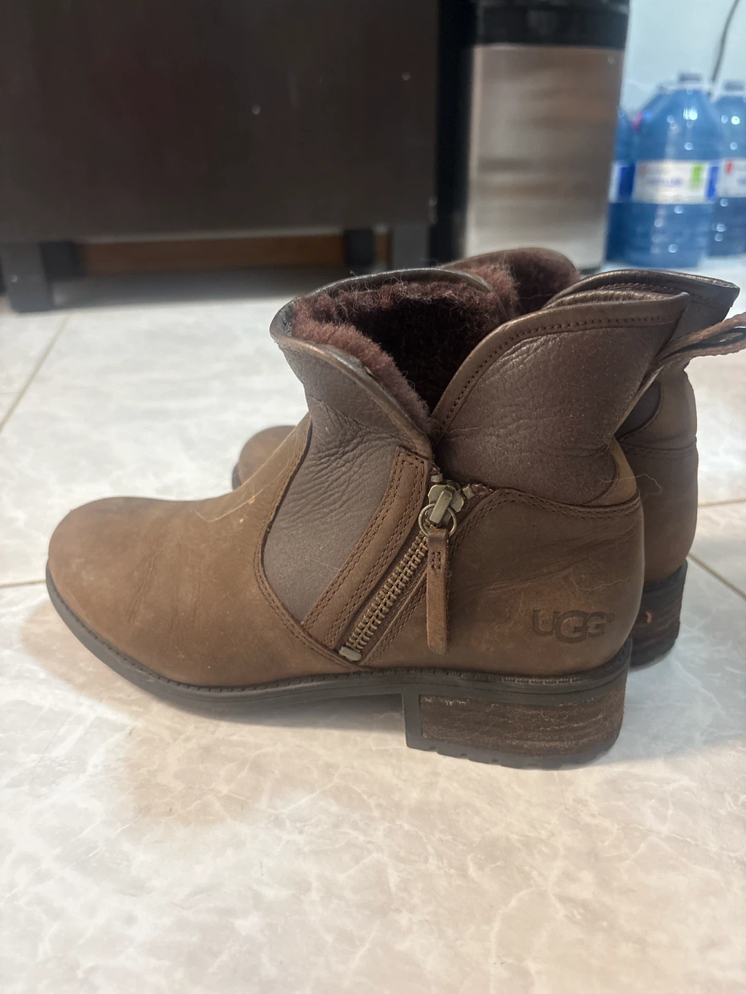 UGG brown leather ankle boots - photo 3