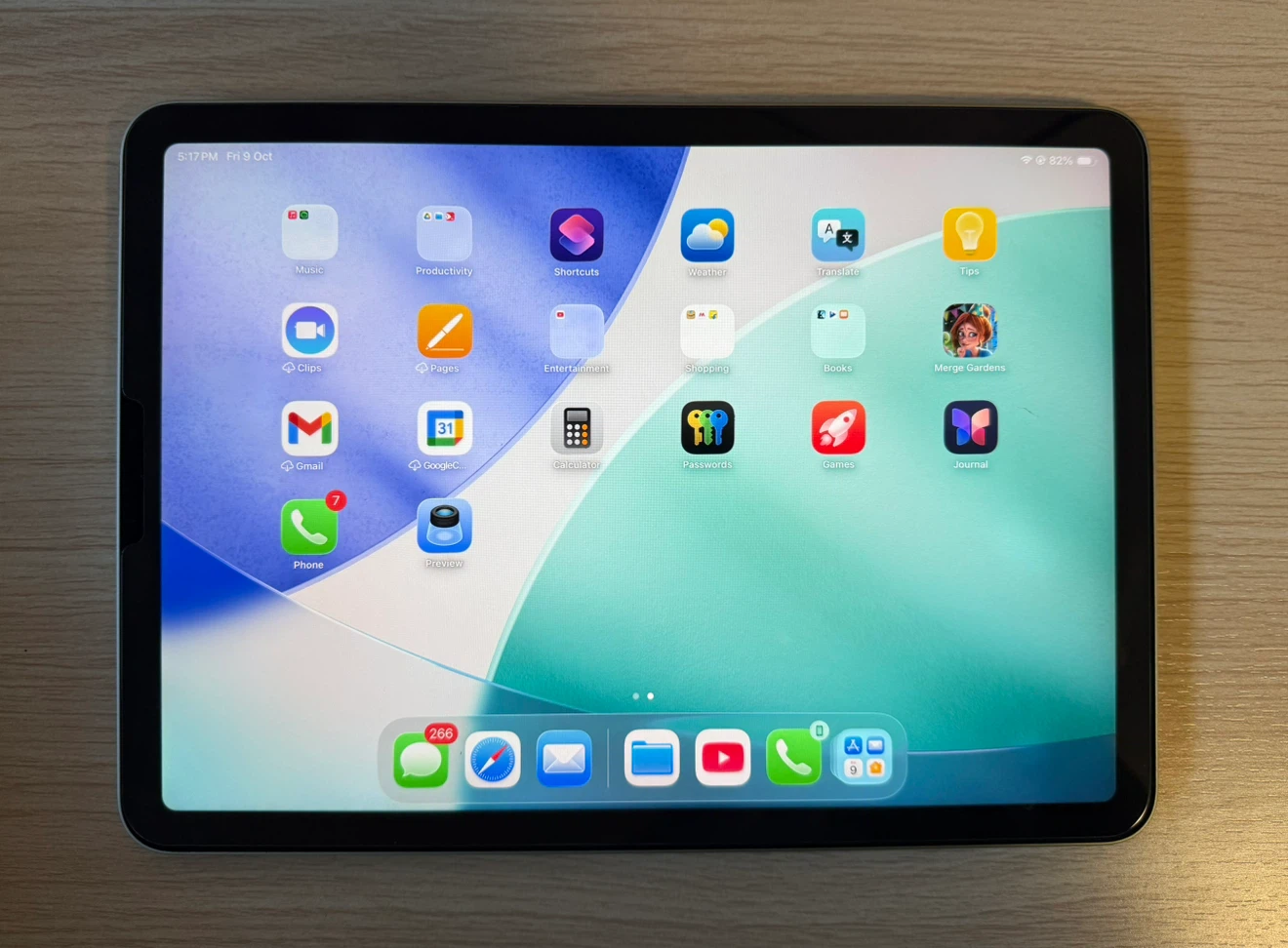 iPad Air 4 (64GB, Green, Wi-Fi) – Excellent Condition - photo 2