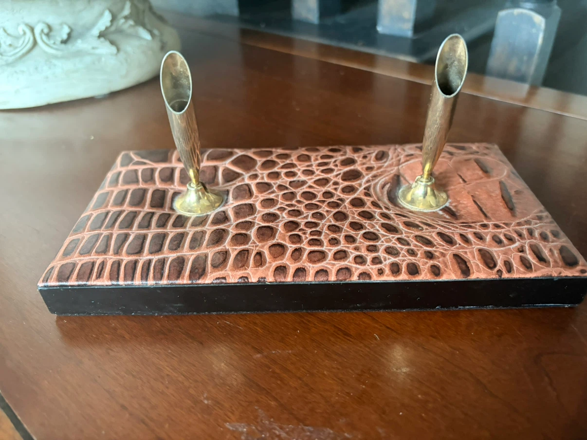 Double Pen Holder Stand