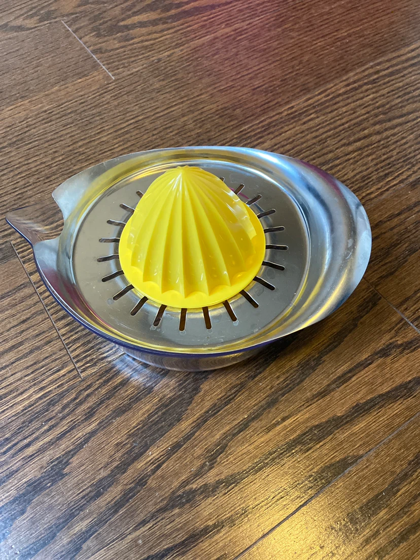 Manual Citrus Juicer