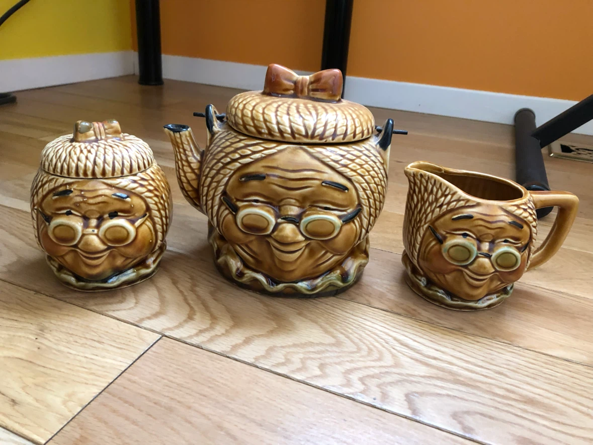 Vintage Grandma Teapot Set  made in Japan $65 firm