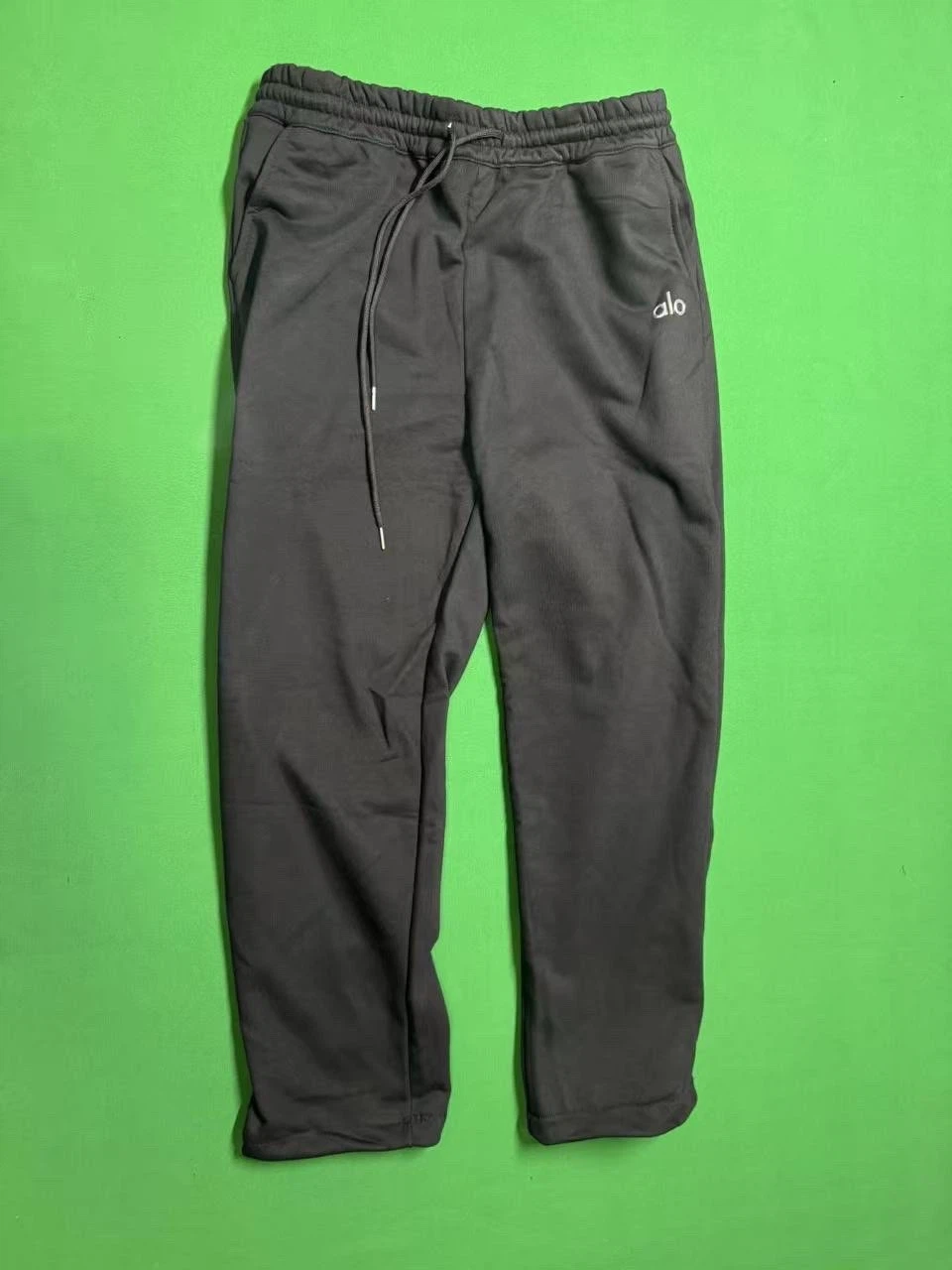 Alo Yoga Quarter-Zip and Jogger Set - photo 2