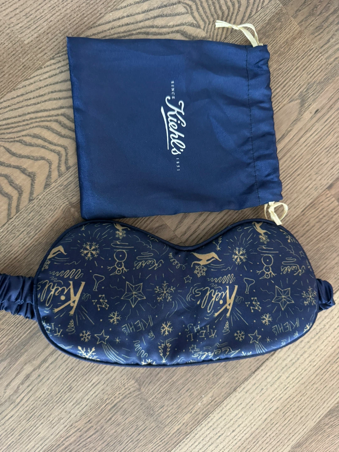 Kiehl's Sleep Silk Mask and Pouch Set