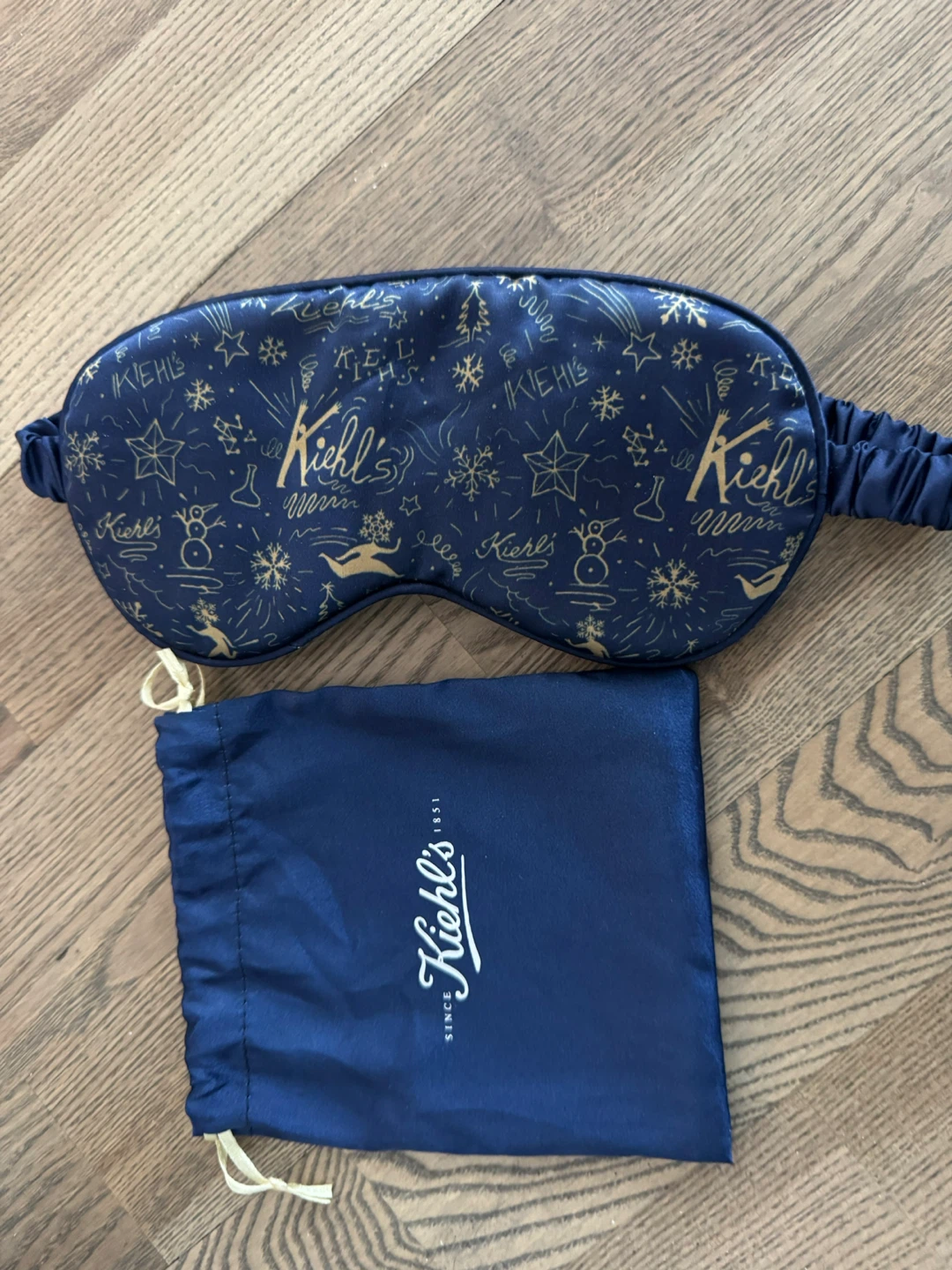 Kiehl's Sleep Silk Mask and Pouch Set - photo 2