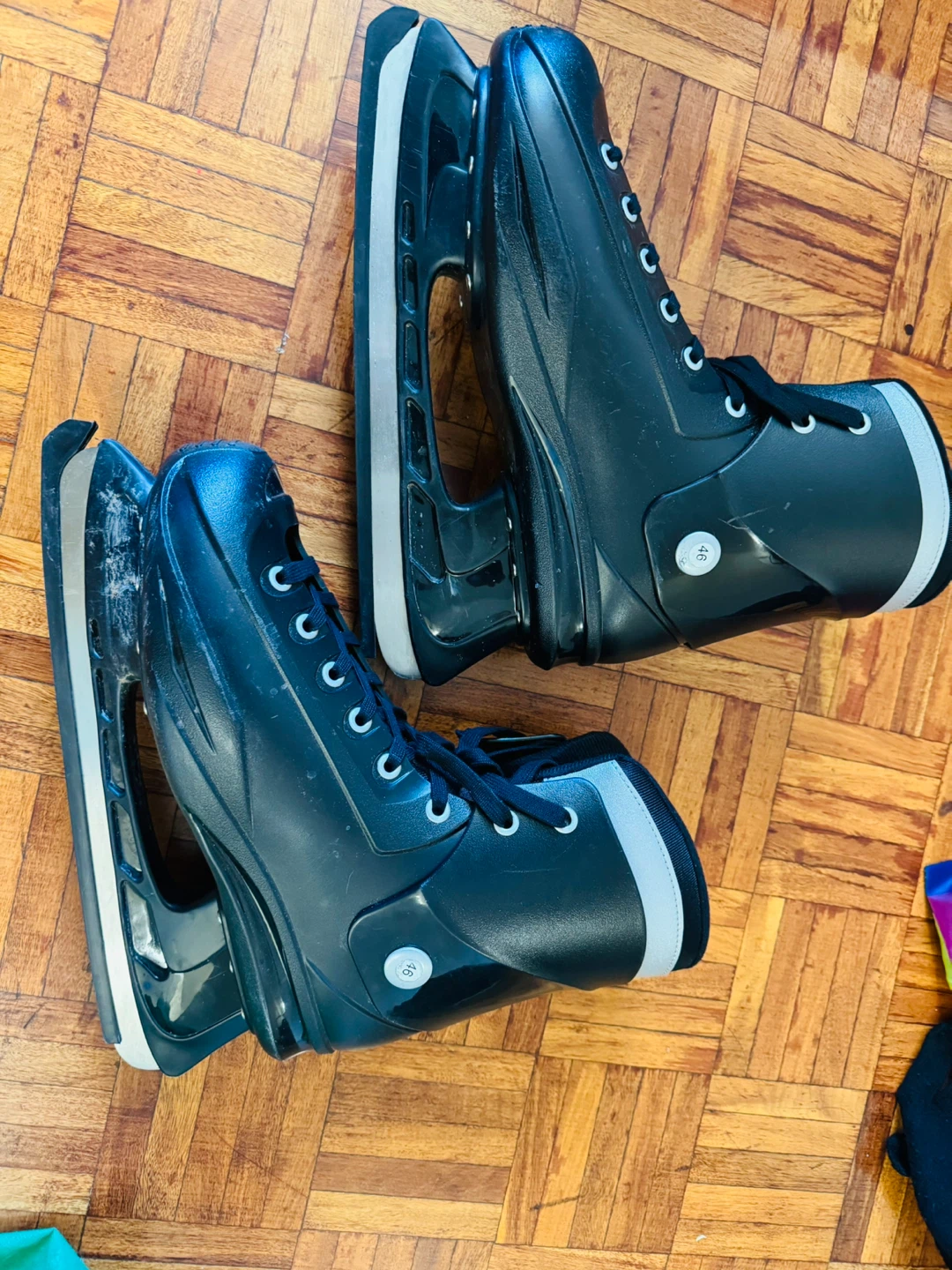 Black ice skates size 46