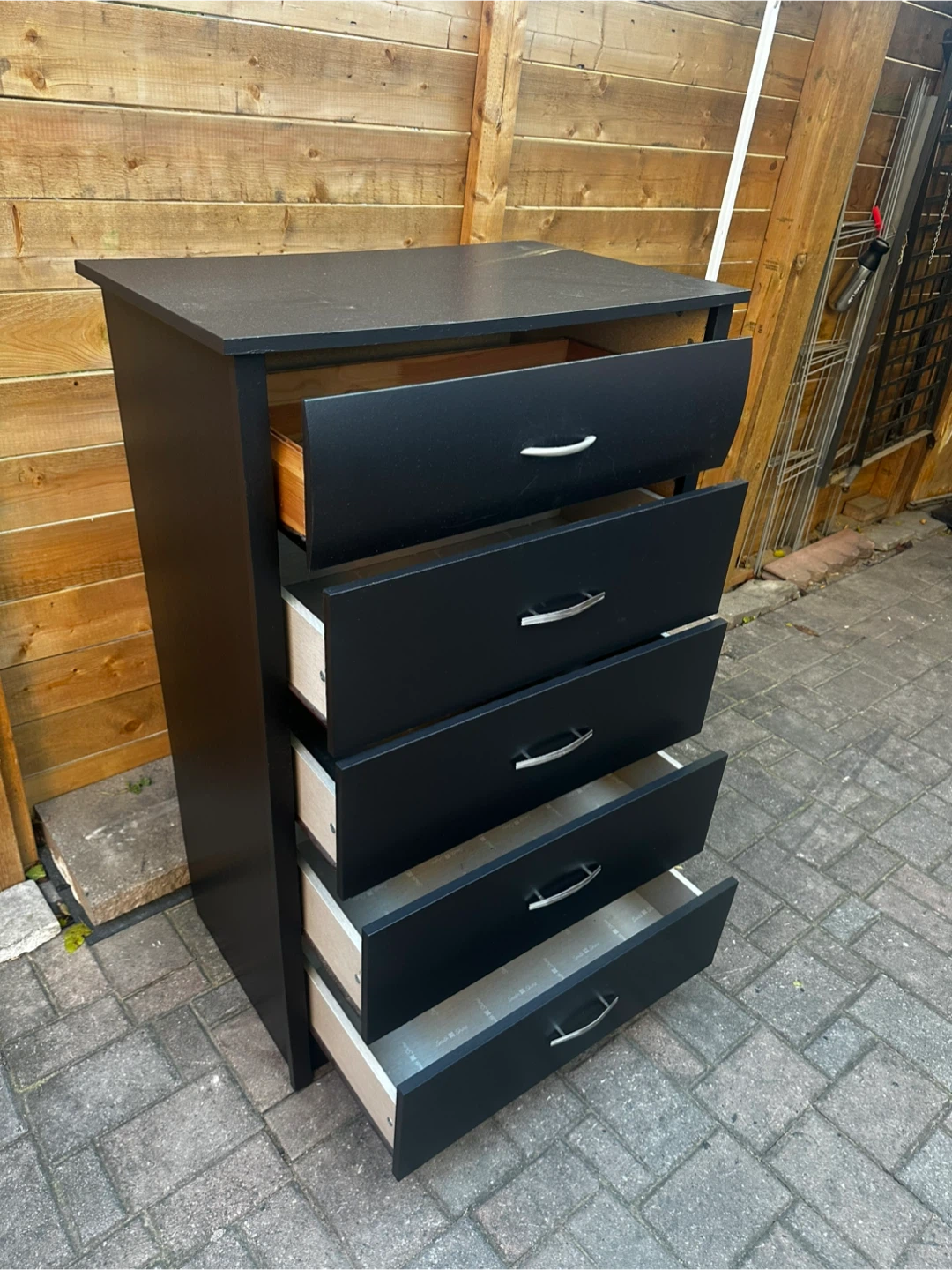 🪑 Black 5‑Drawer Dresser – Good Condition - photo 3