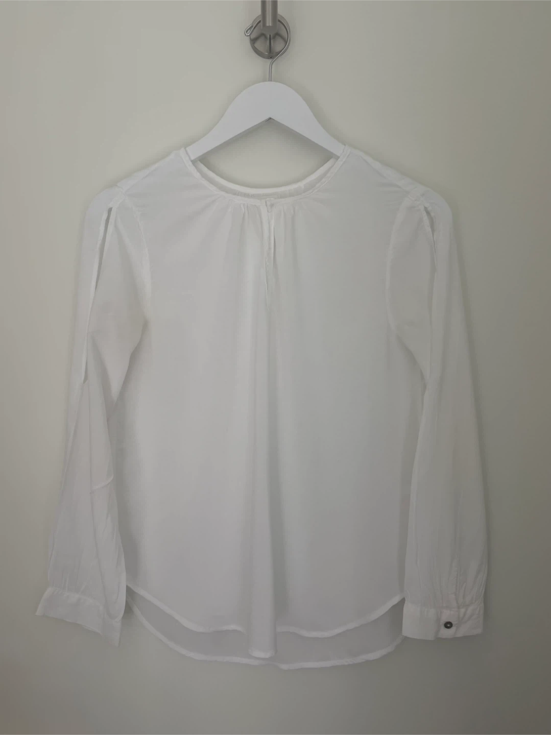 Velvet by Graham & Spencer White Long Sleeve Blouse