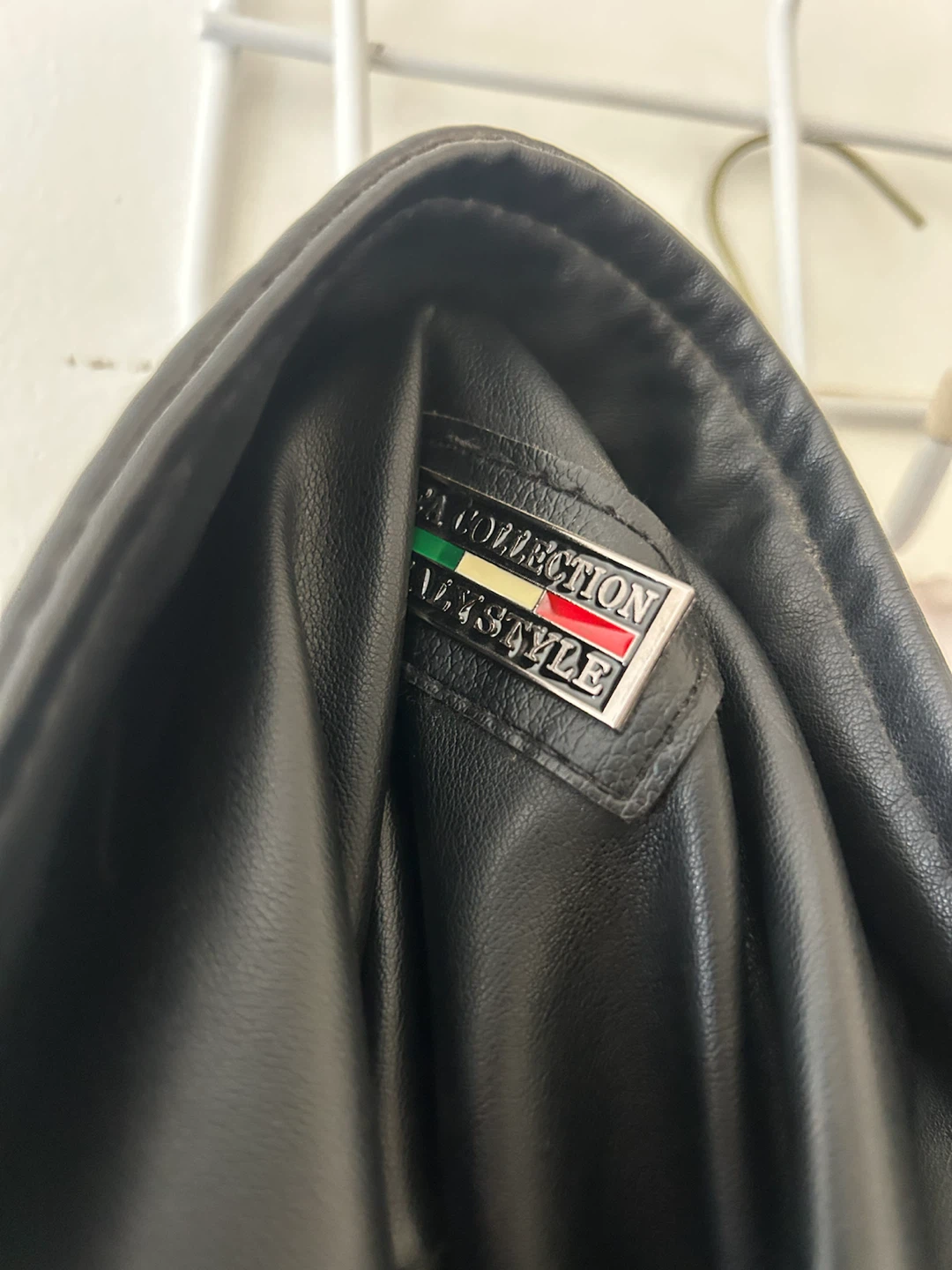 EA Collection Italy Style Black Leather Jacket - photo 2