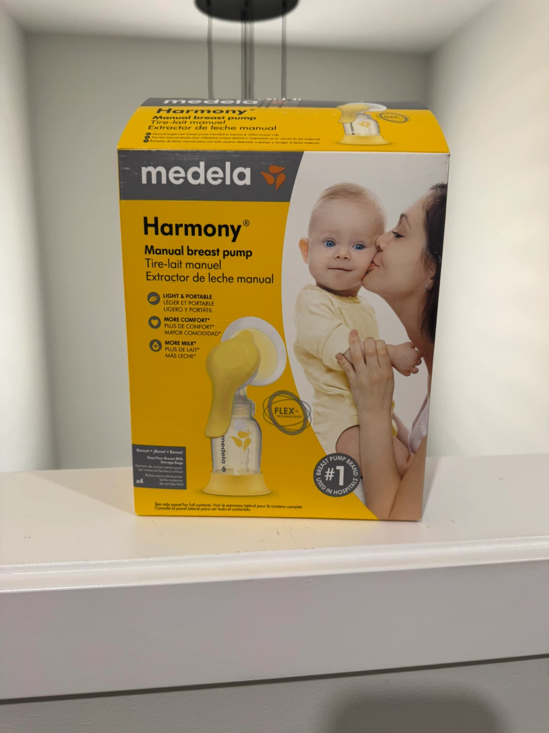 Medela Nursing Pads & Manual Breast Pump - photo 3