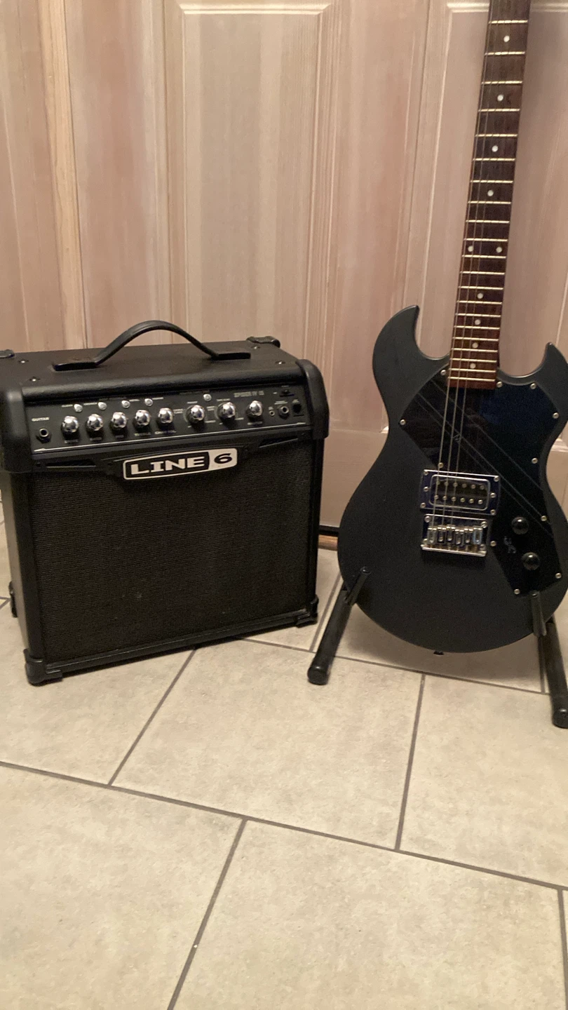 Adam Levine 222 Electric Guitar & Line 6 Amplifier Combo