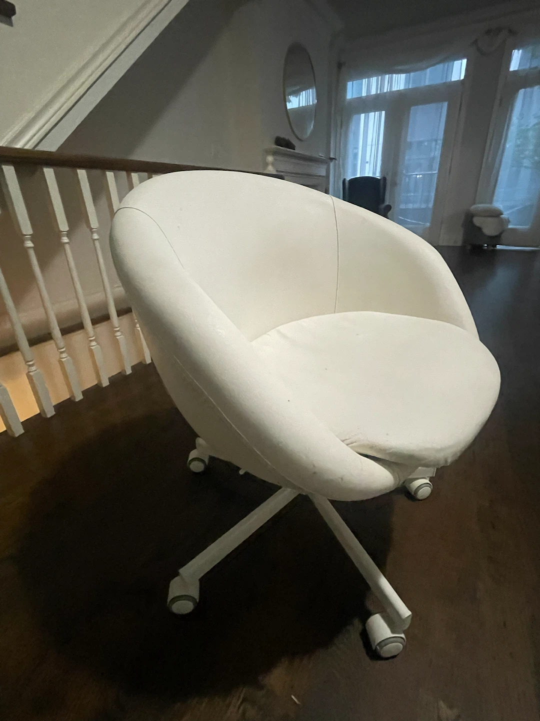 IKEA Skruvsta swivel chair in Ysane white - photo 3