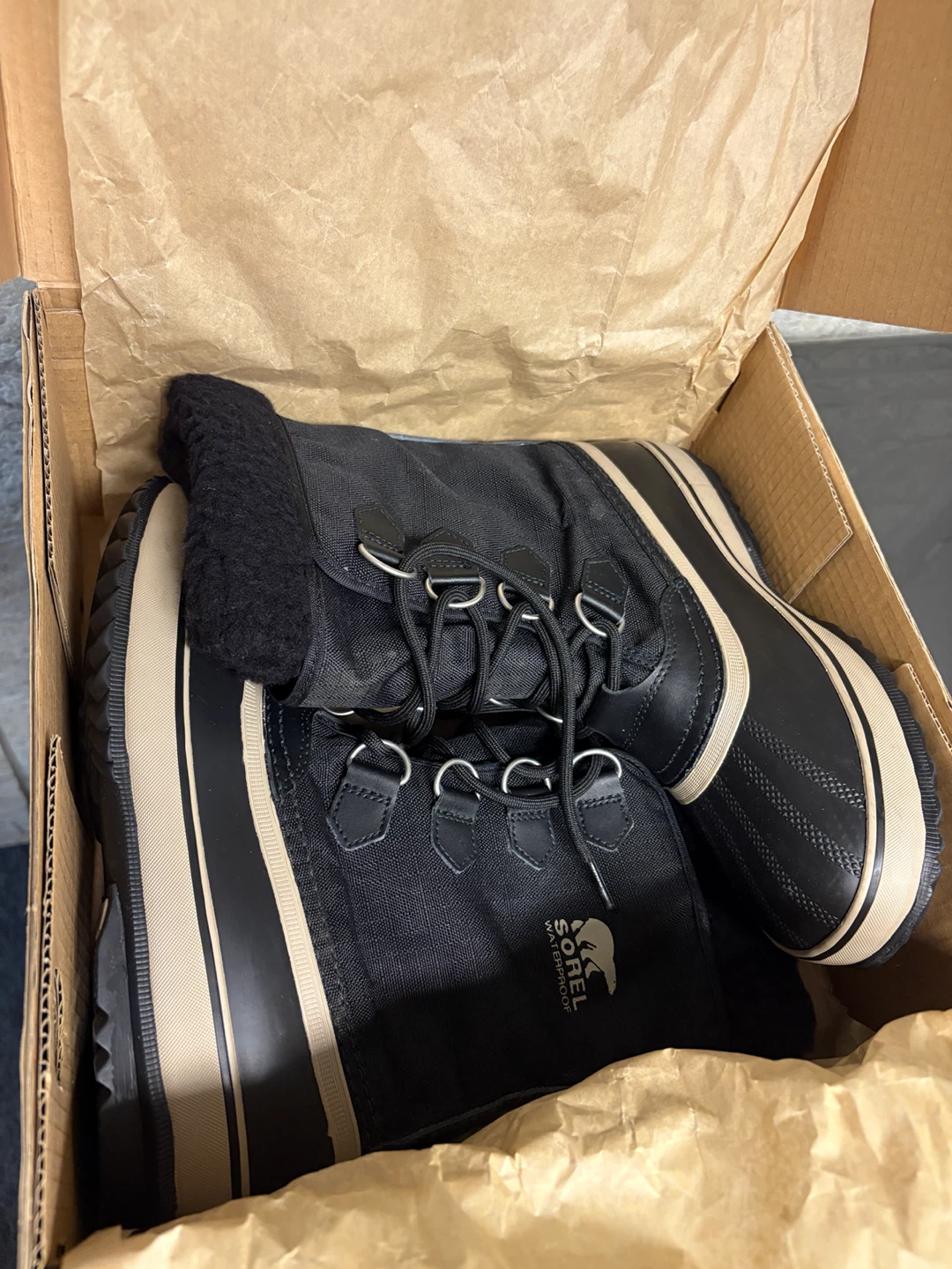 Sorel Waterproof Boots and kids shoes - photo 2
