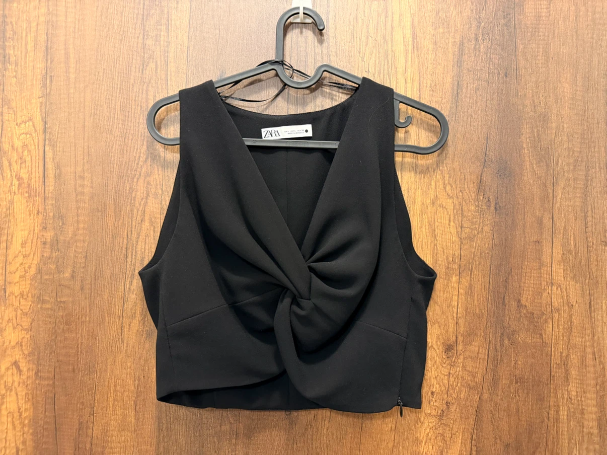 ZARA Black Twist-Front Sleeveless Crop Top – Size L