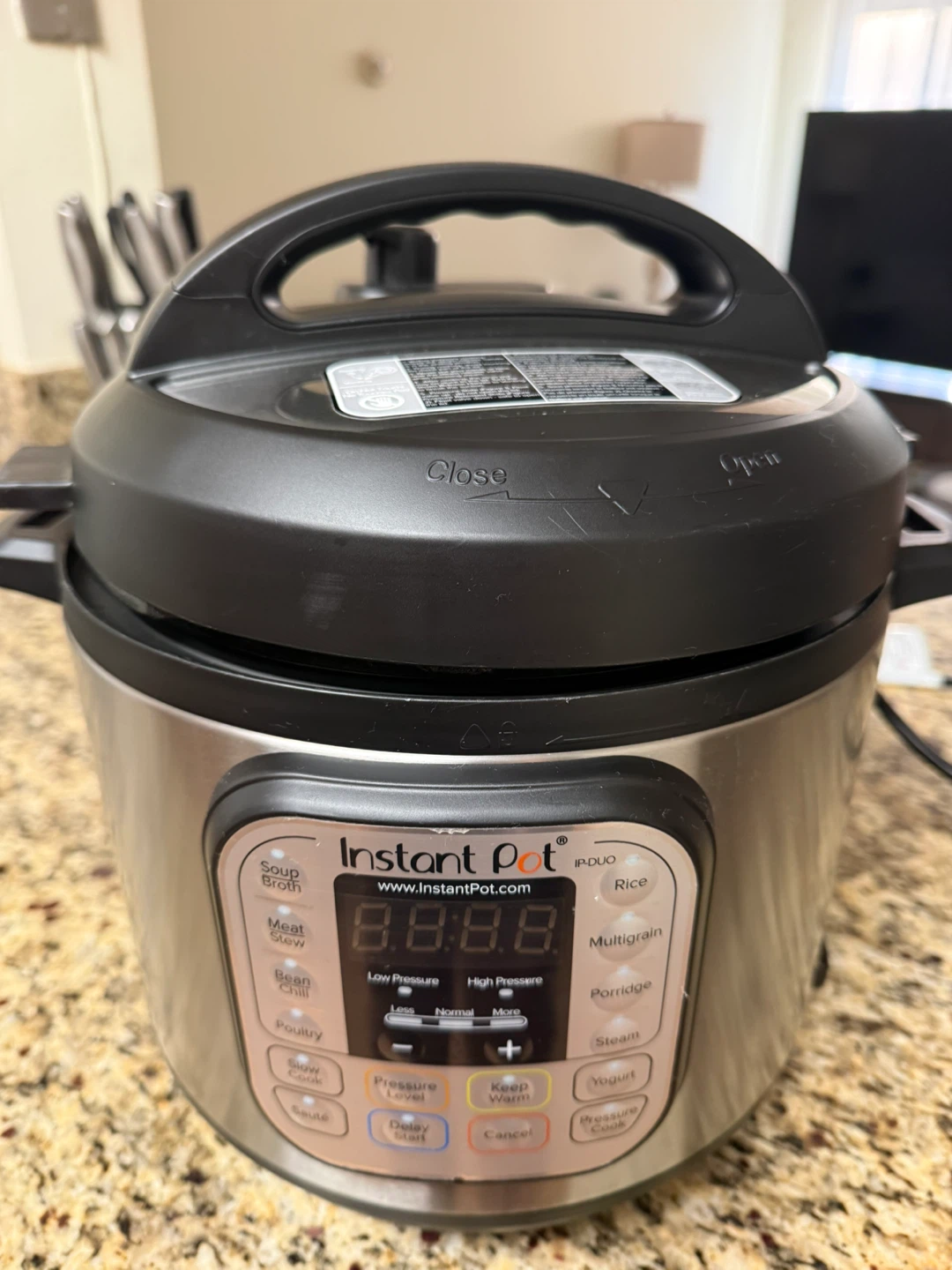 Instant Pot IP-DUO Pressure Cooker