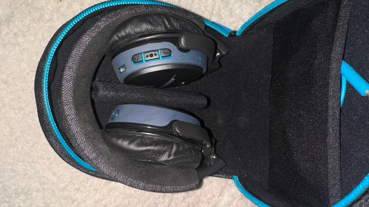 Bose SoundLink On-Ear Bluetooth Headphones - photo 3