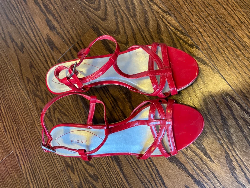 Fioni Red Wedge Sandals Size 8