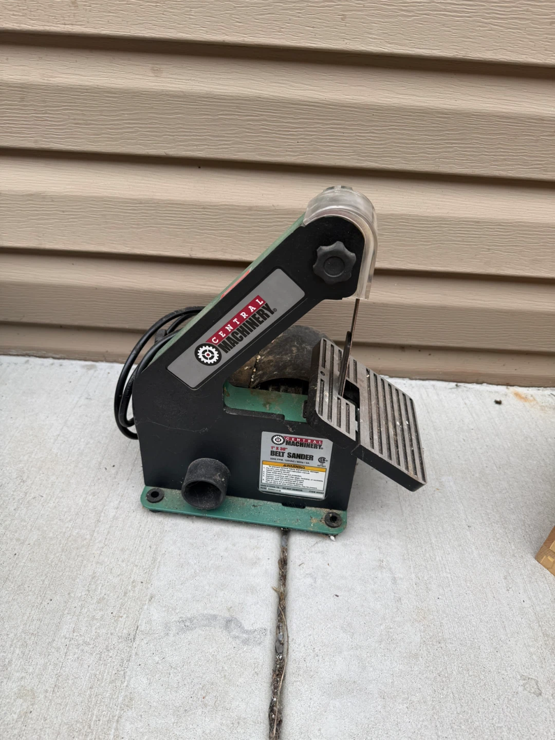 Central Machinery 1 x 30 Belt Sander - photo 2