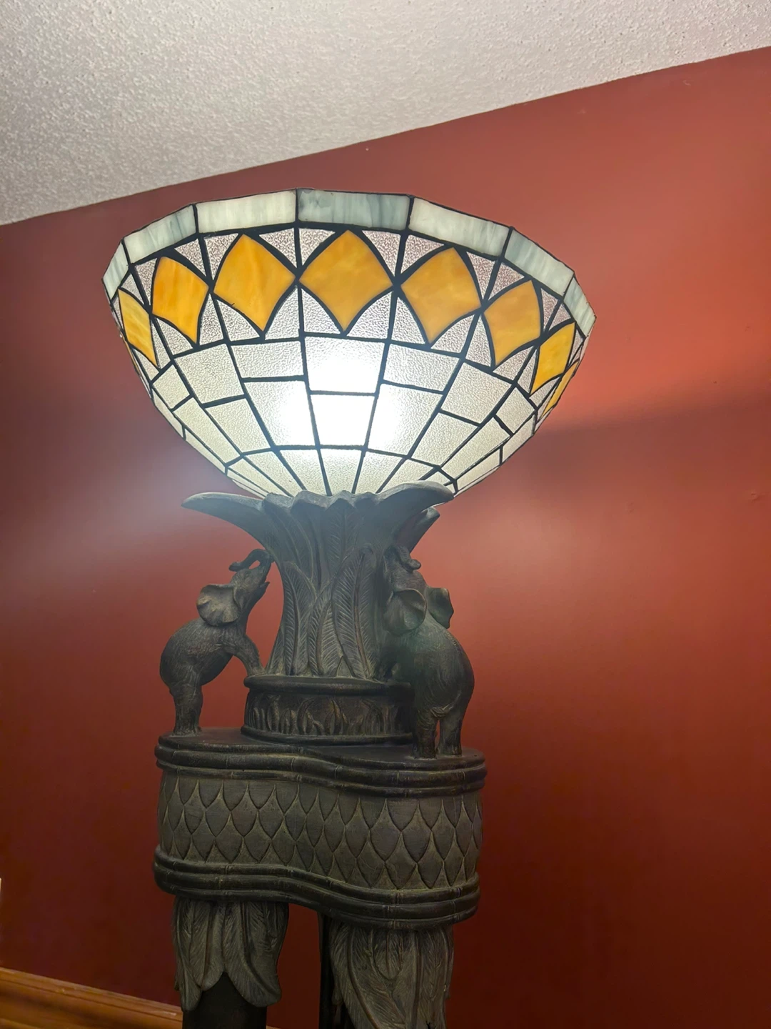 A beautiful Tiffany Style stained glass torchiere floor lamp - photo 4