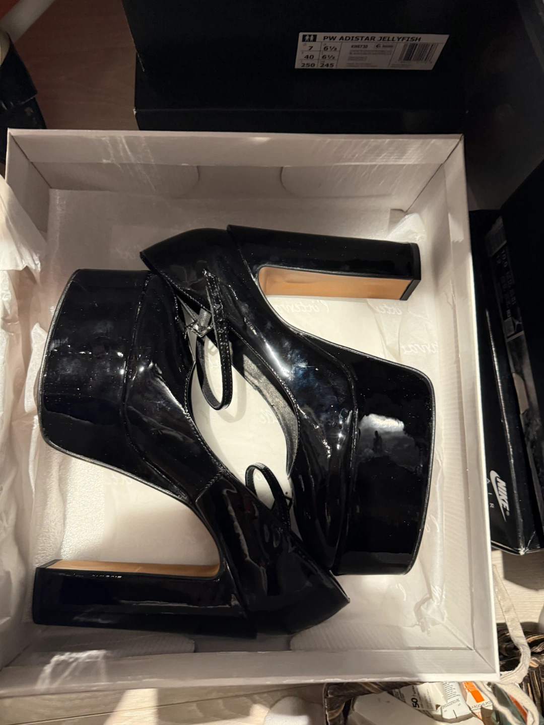 Black Patent Mary Jane Heels - photo 2