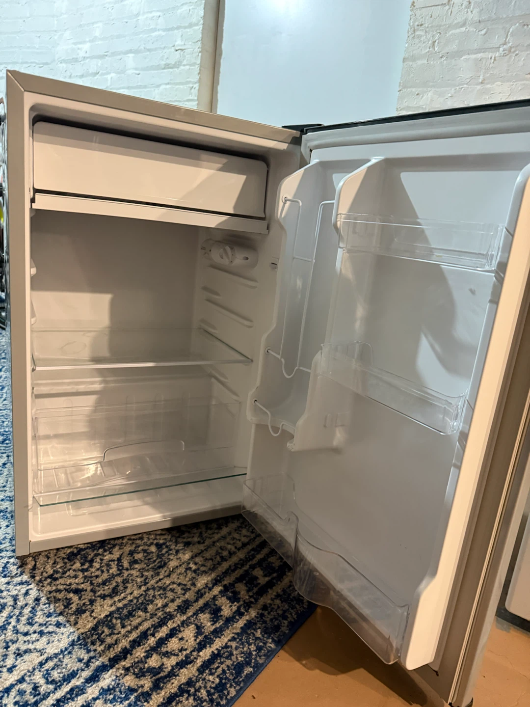 Black+Decker Compact Refrigerator - photo 2