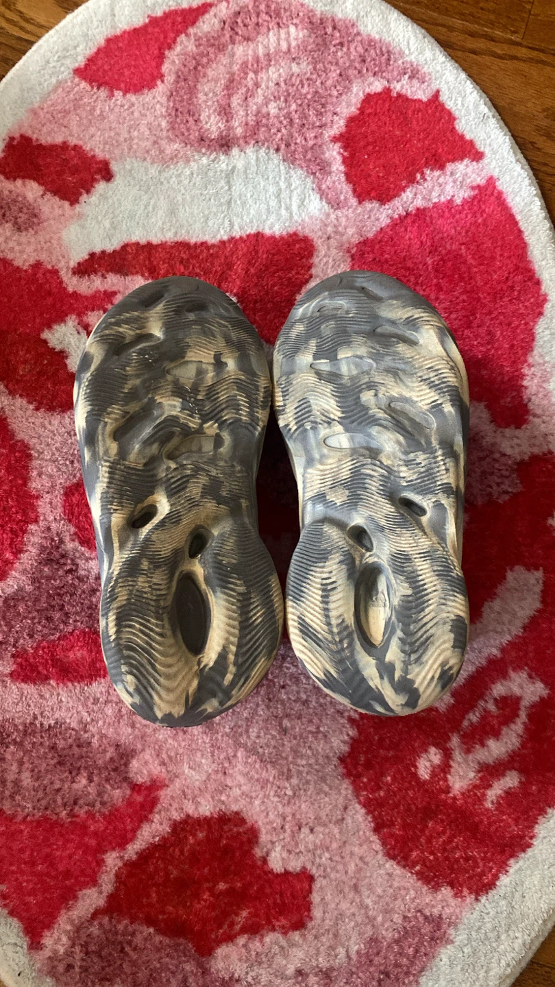 Adidas Yeezy Foam Runner - photo 3