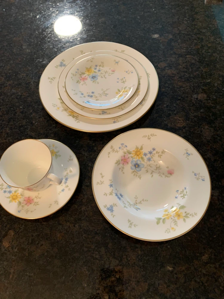 Royal Doulton "Elegy” Fine Bone China" (H 5044) Fine - photo 2