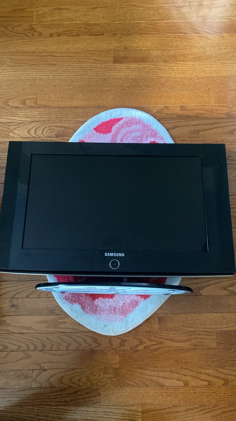 Samsung 32-inch LCD Television