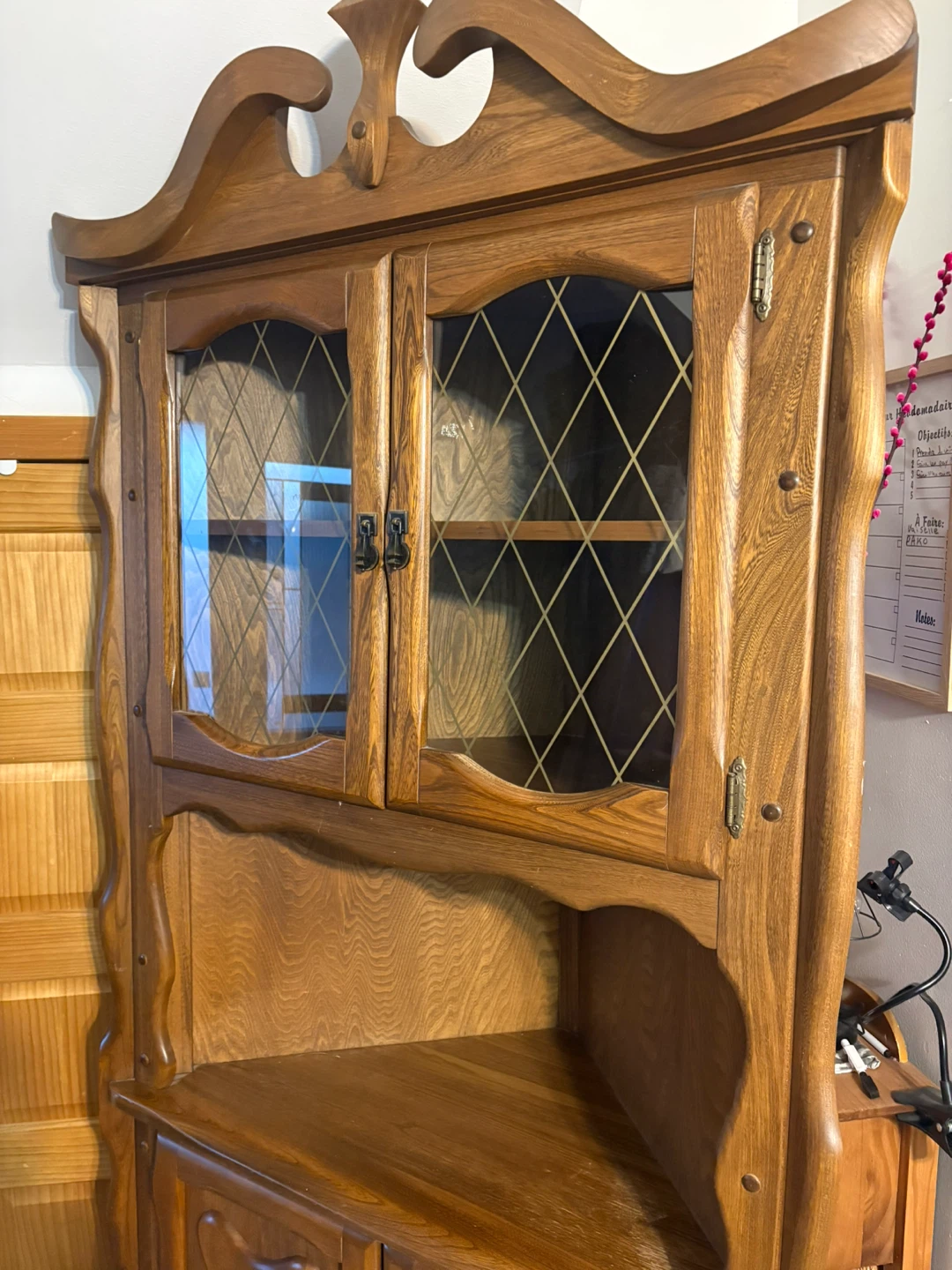 Meuble de coin en bois avec portes vitrées - photo 3