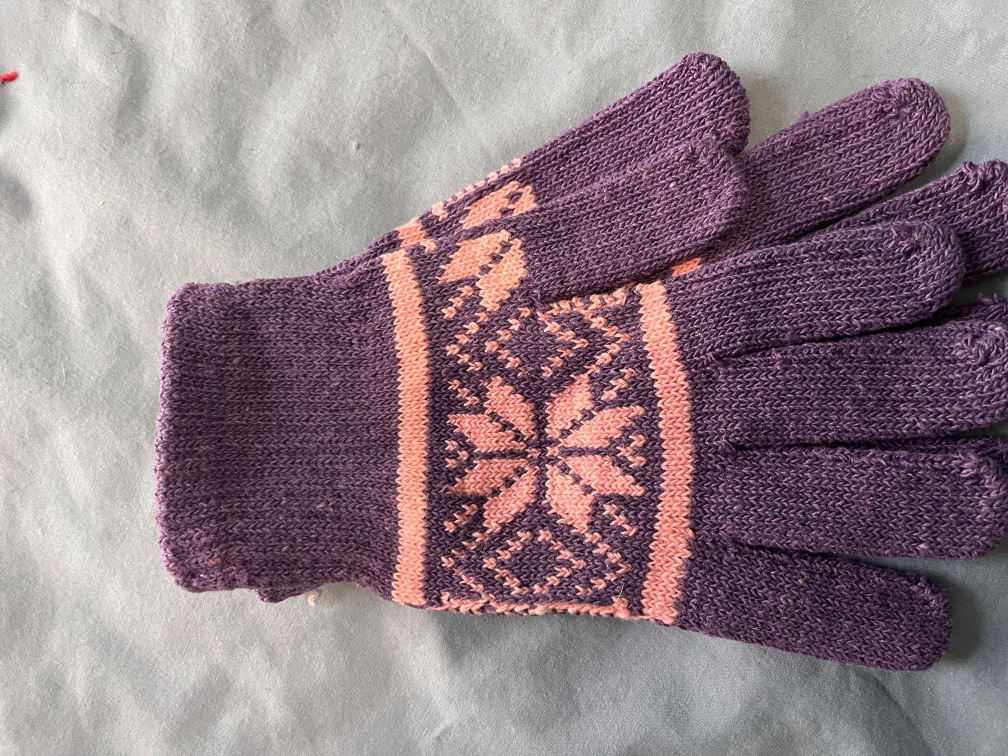 Two Pairs of Winter Knit Gloves - photo 2