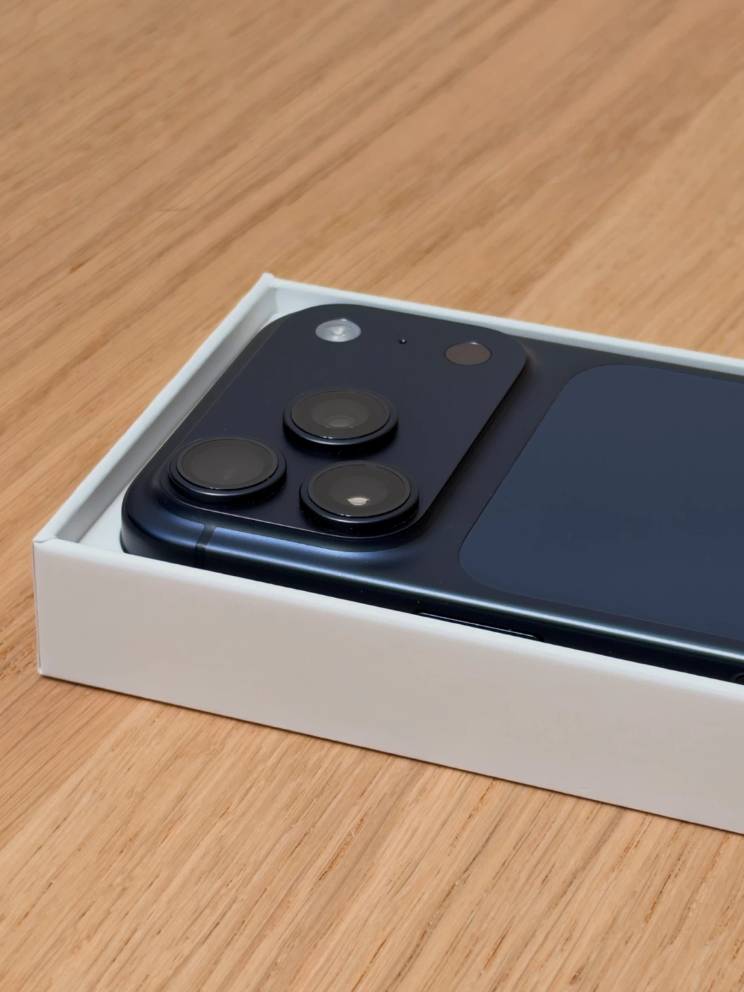 iPhone 17 Pro Deep Blue 256 GB - photo 3