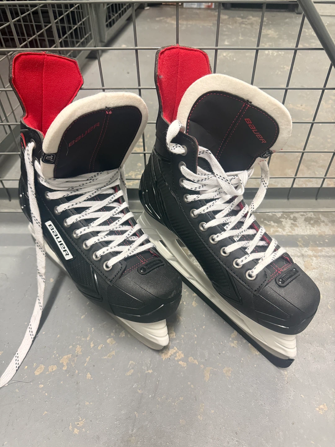 Size 11 Men Bauer Vapor X250 Hockey Skates