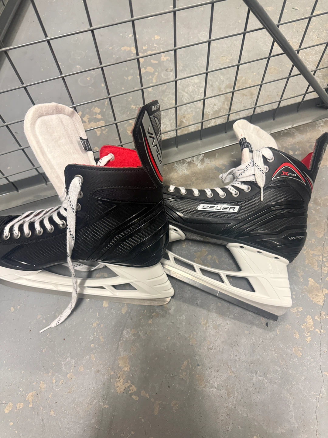 Size 11 Men Bauer Vapor X250 Hockey Skates - photo 2