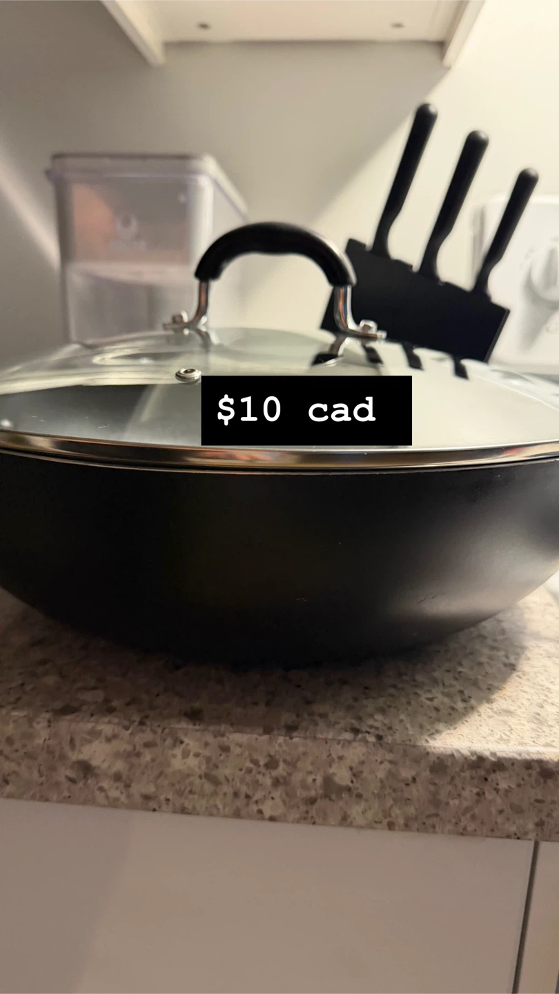 Black Wok with Glass Lid