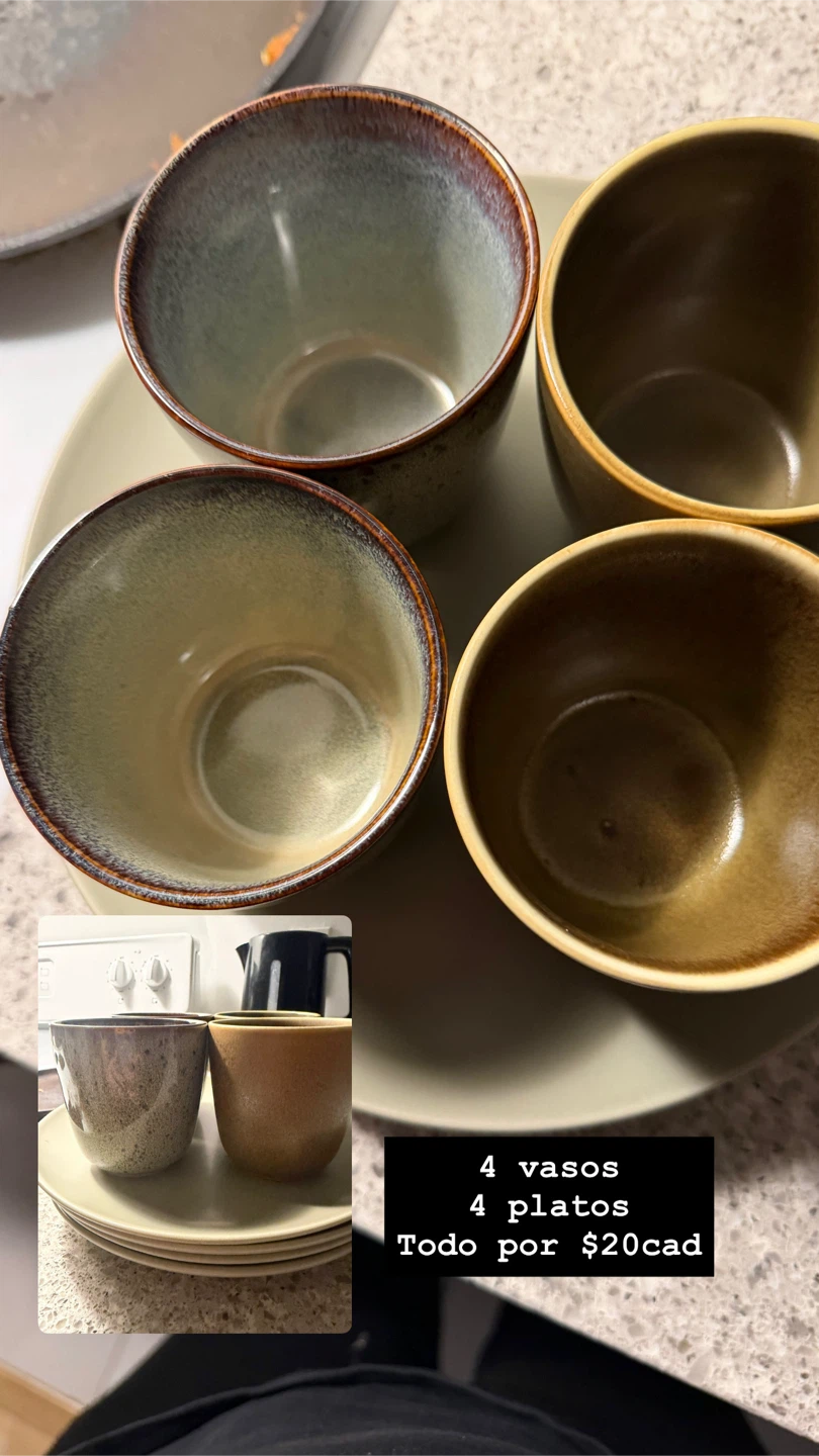 Set of 4 Cups and Plates
