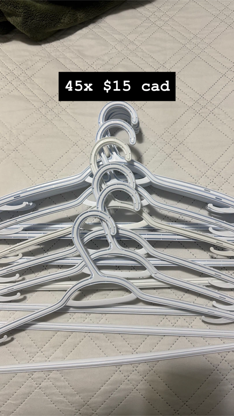45 White Plastic Clothes Hangers
